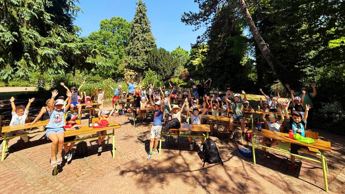 Enfants du périscolaire en journée découverte au Parc Floral de La Source