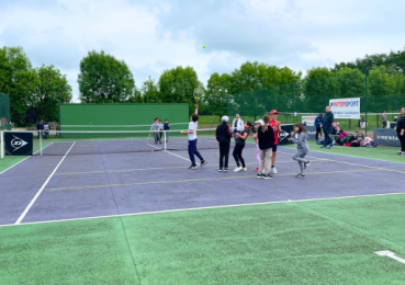 Courts de tennis extérieurs à Bellegarde