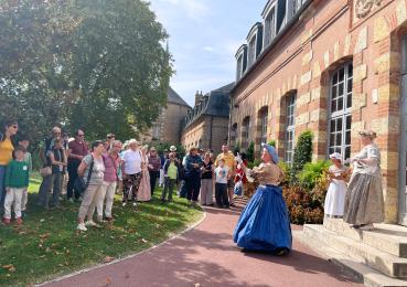 Saynète historique devant la mairie de Bellegarde pour les Journées Européennes du Patrimoine